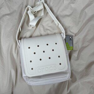 NWT Crocs Classic Crossbody in White